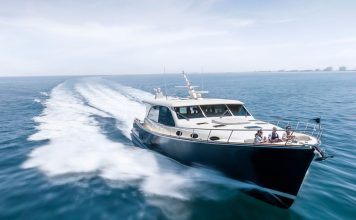 Palm Beach 85 — the superyacht that still drives like a Palm Beach