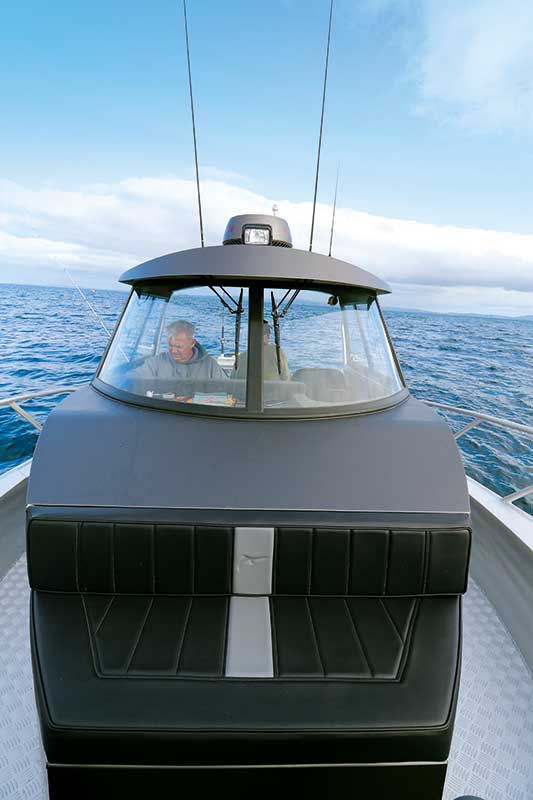 Broadbill 8m Walk-around