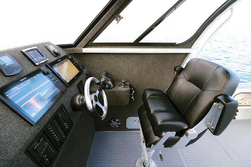 Broadbill 8m Walk-around