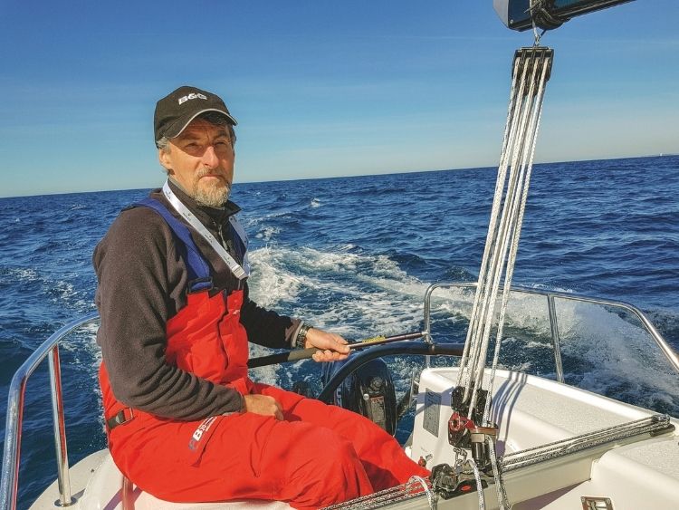 Sail controls fall easy to hand – a simple, functional layout. // Photo credit: Kevin Green