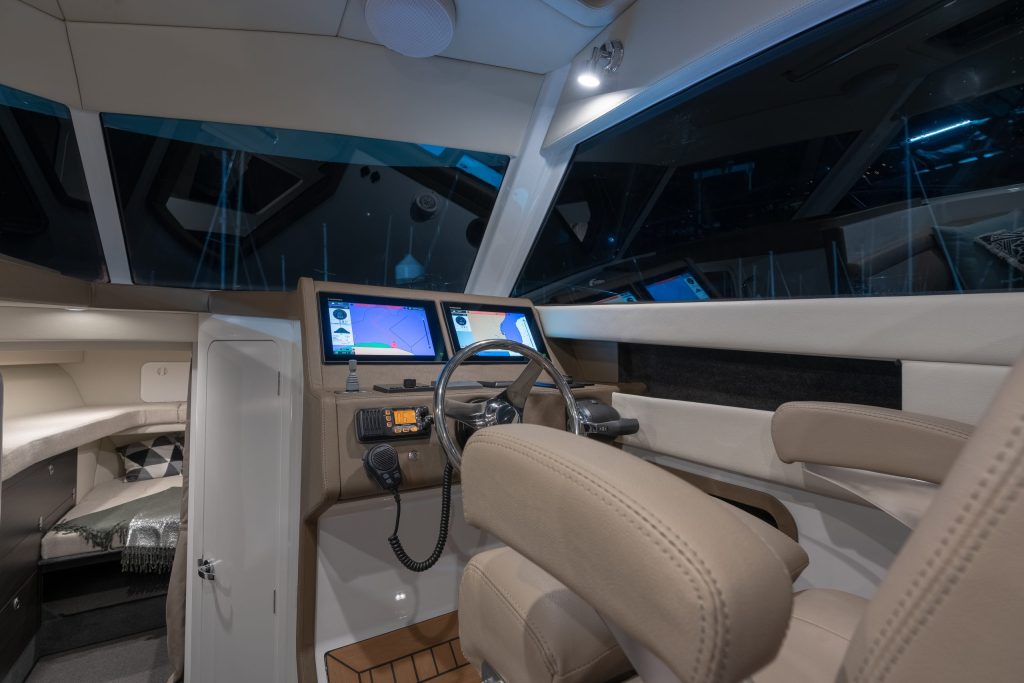 Dickey Semifly 36 cockpit