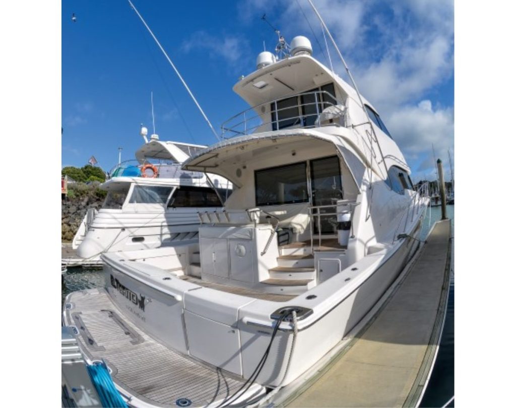 The stern of the Riviera 70 floats a little higher with the lighter load. Originally in A new spark, lithium batteries. // Photo credit: Lawrence Schäffler