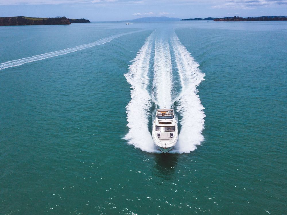 Almost Prestige 630S does 30 knots and smooth with it. 