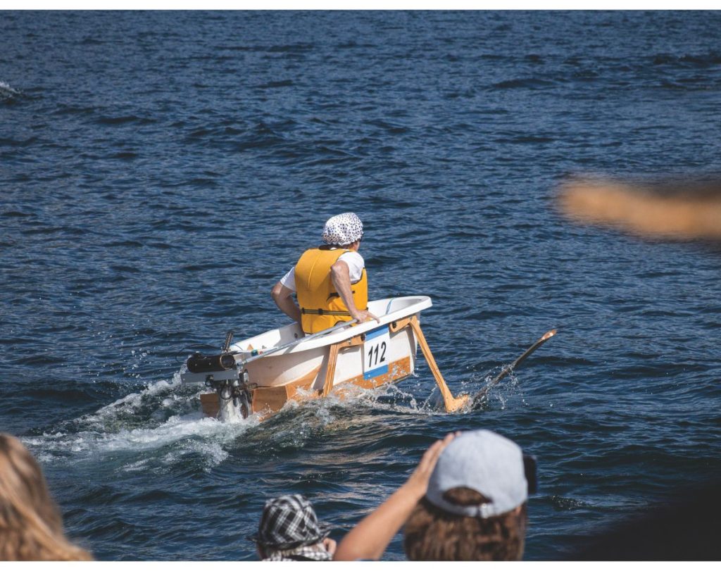 Yes, it’s a bath and it foils.