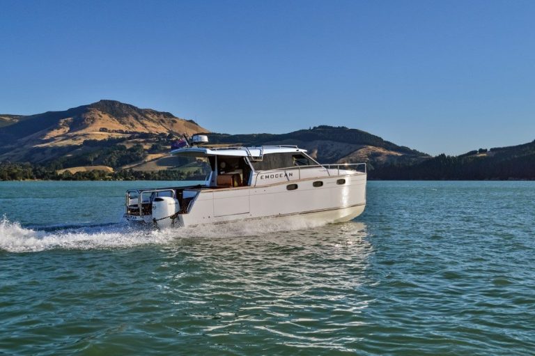 L980 semi-displacement powercat Emocean
