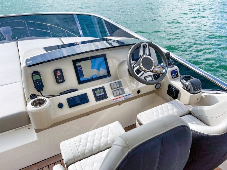 Absolute 47 Flybridge