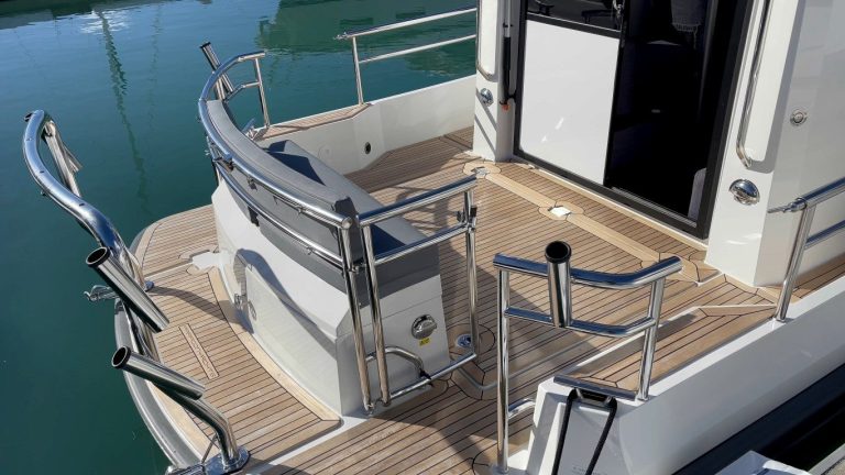 Paragon 25 Cabin