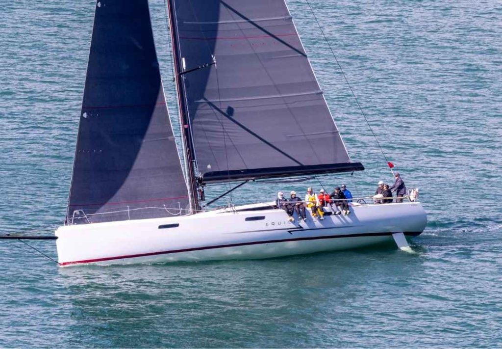 Equilibrium early on in the 2025 PIC Coastal Classic // Credit: Boating New Zealand (Roger Mills)