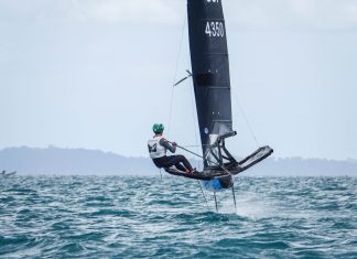 High-speed battles on foils at Manly with the Moth World Championships 2024