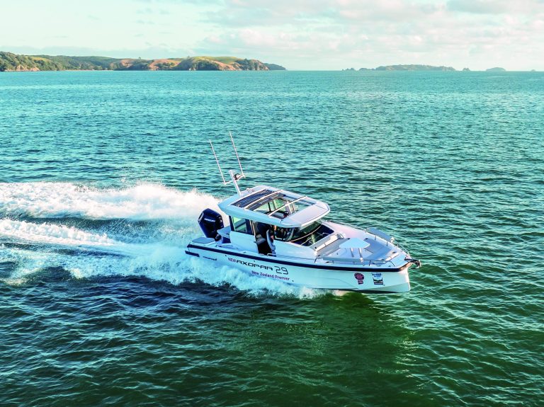Axopar 29 XC Cross Cabin