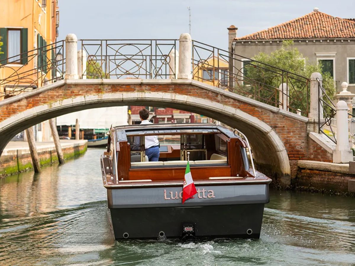 その他 La Reverdie / Voyage in Italy Lucietta: Venice's first electric water taxi leads a quiet
