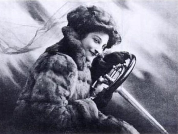 Dorothy Levitt Frontispiece to The Woman and the Car. Replicated on Google books and Women and the Machine By Julie Wosk.