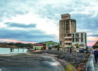 Raglan, Waikato: Long Pursuit; New Home Raglan, Waikato: Long Pursuit; New Home