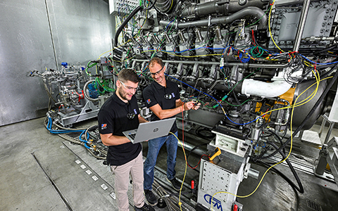 Rolls Royce-successfully-tests-first-pure-methanol-marine-engine-for-climate-friendly-propulsion-cotent-img1