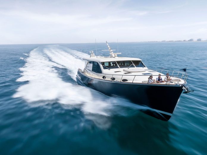 Palm Beach 85 // Photo credit: Palm Beach Motor Yachts