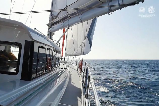 Looking forward on deck of SV Eugen Seibold // Photo credit: YYachts, https://www.yyachts.de/