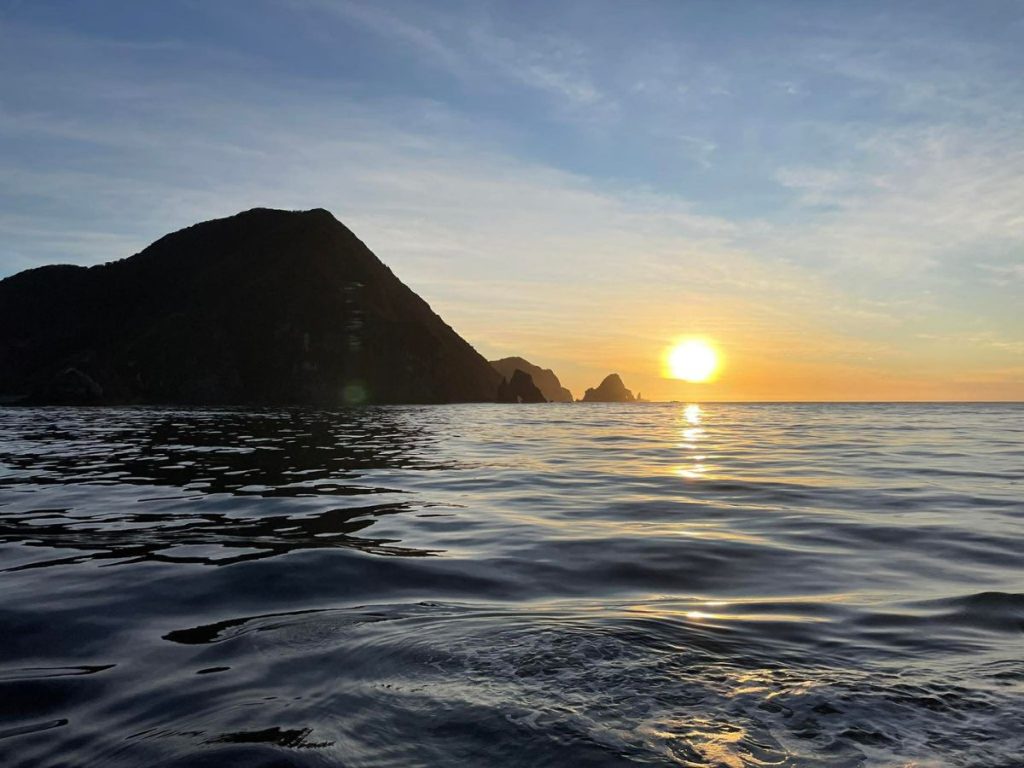 Wild Chix and Pure Salt together take on Fiordland // Photo credit: Wild Chix