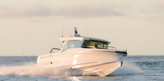 Axopar 38 // Photo credit: Axopar