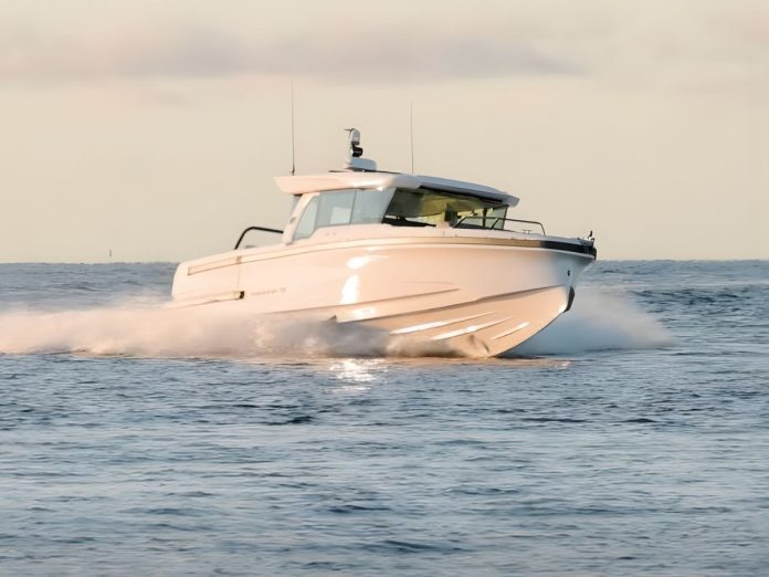 Axopar 38 // Photo credit: Axopar