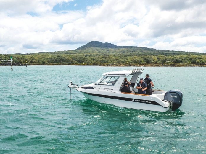 Electric trolling motor mount for Haines Hunter