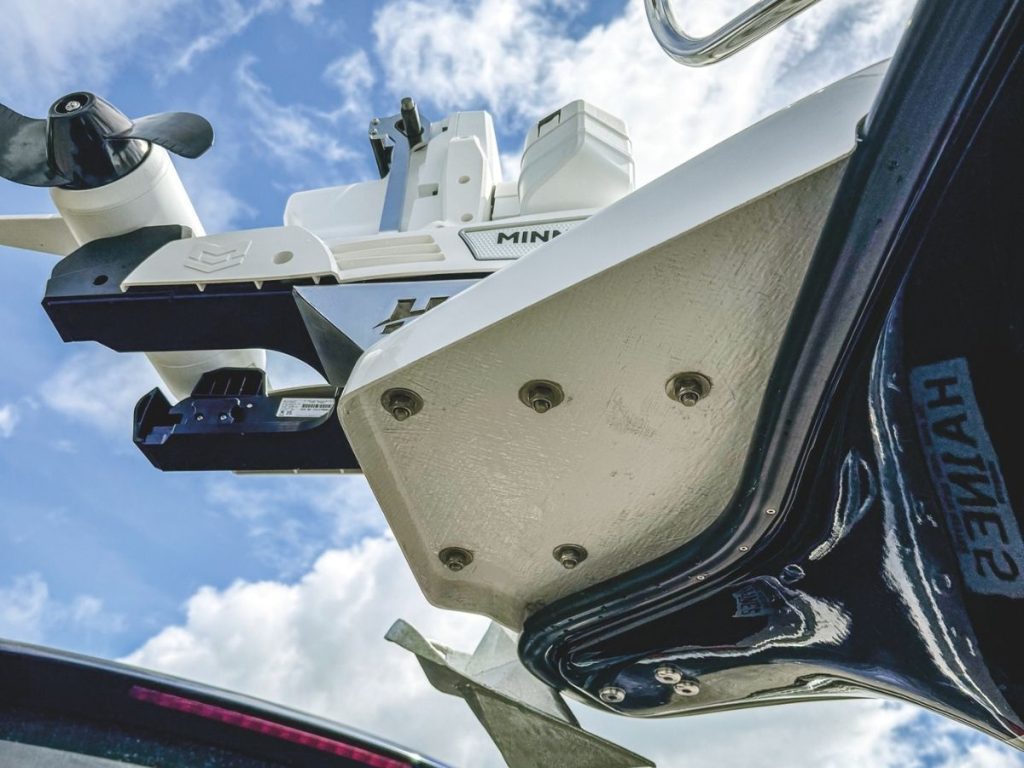 Electric trolling motor mount for Haines Hunter