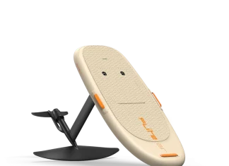 Flite and Axopar reveal a boater focused eFoil board