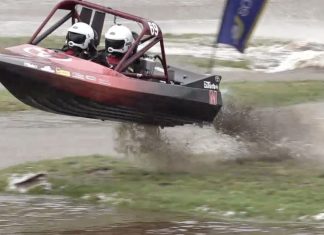 Jetsprint driver Reuben Hoeksema literally flies across the course! Jetsprint driver Reuben Hoeksema literally flies across the course!