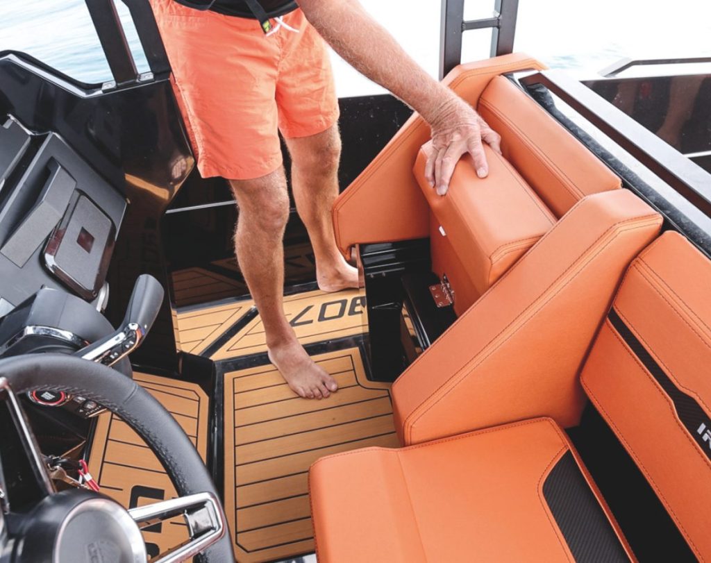 Performance with the 400hp V10 is spectacular and throwing the boat around is lots of fun. Thankfully, there’s plenty to hold onto in the turns.