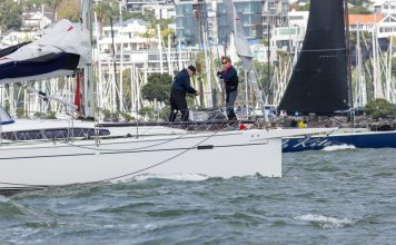 Ākonga at the start of the race // Photo credit: Roger Mills / Boating New Zealand