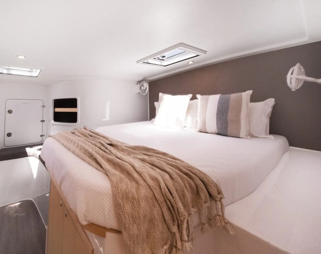 Room to relax in the Seawind 1160XL // Multihull Central