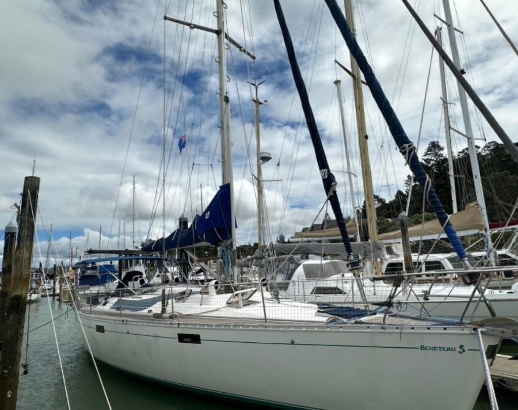 Beneteau Oceanis 430 // Supplied