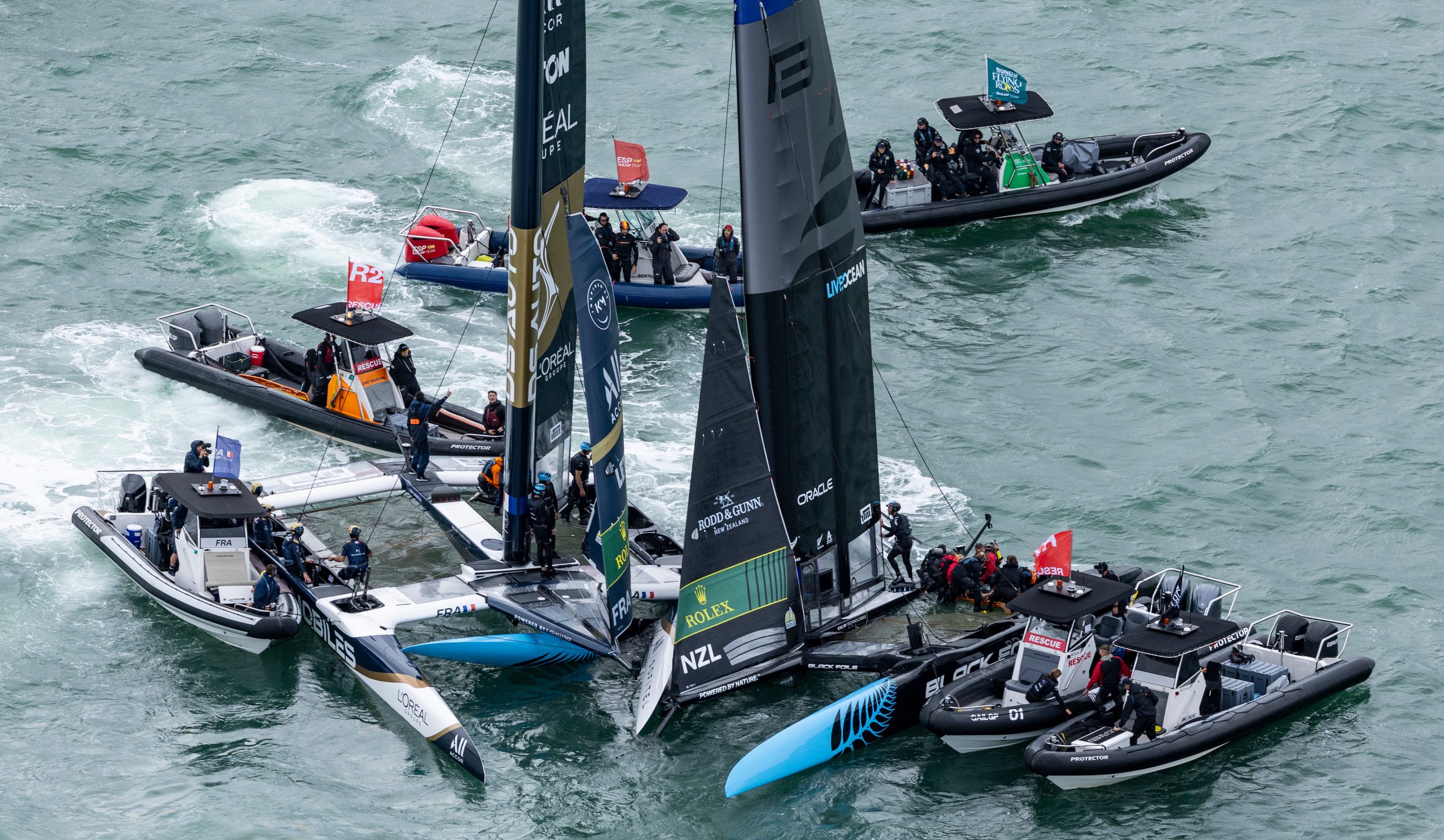 Leaders In Auckland But Caught In An Unavoidable Crash, The Ds Automobiles Sailgp Team France Forced Out Of Day 2