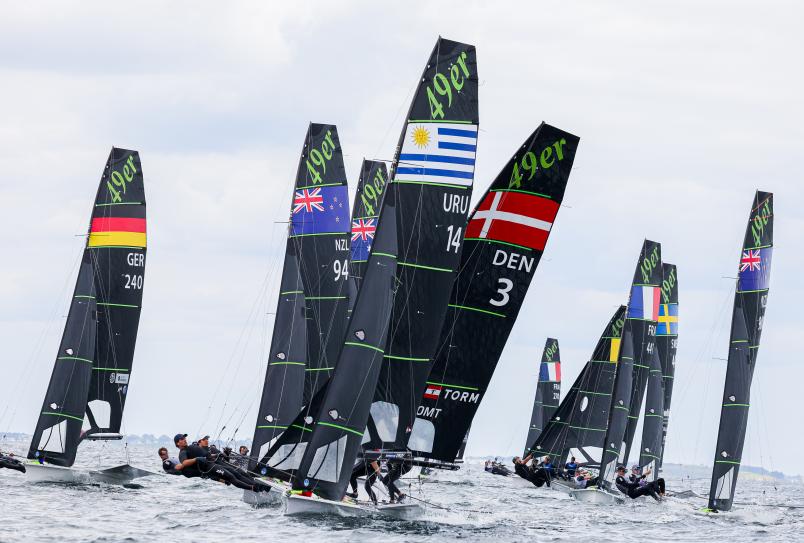 49er, 49erFX and Nacra 17 World Championships, Day 1: New Zealand's Seb Menzies and George Lee Rush make flying start to international campaign in Quiberon