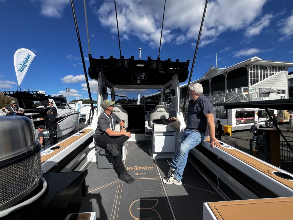 The Kingfisher 670 Powercat // BNZ