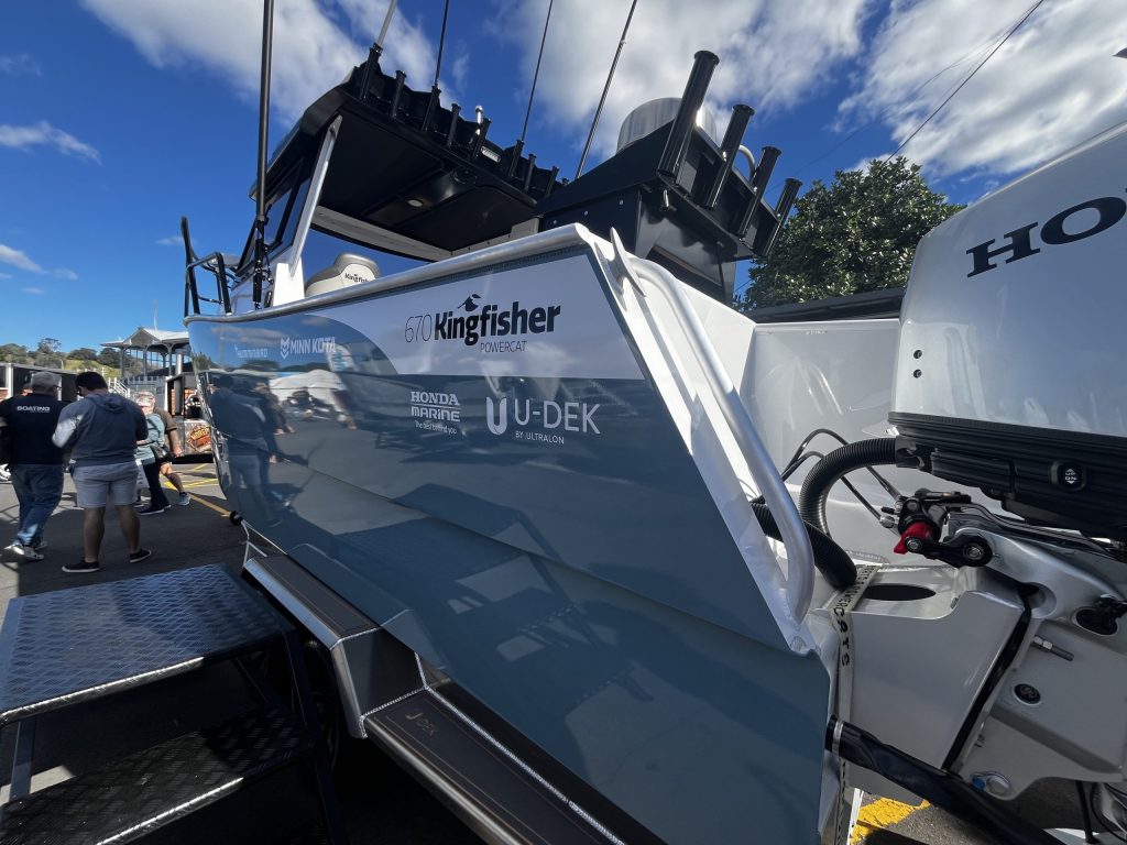The Kingfisher 670 Powercat // BNZ