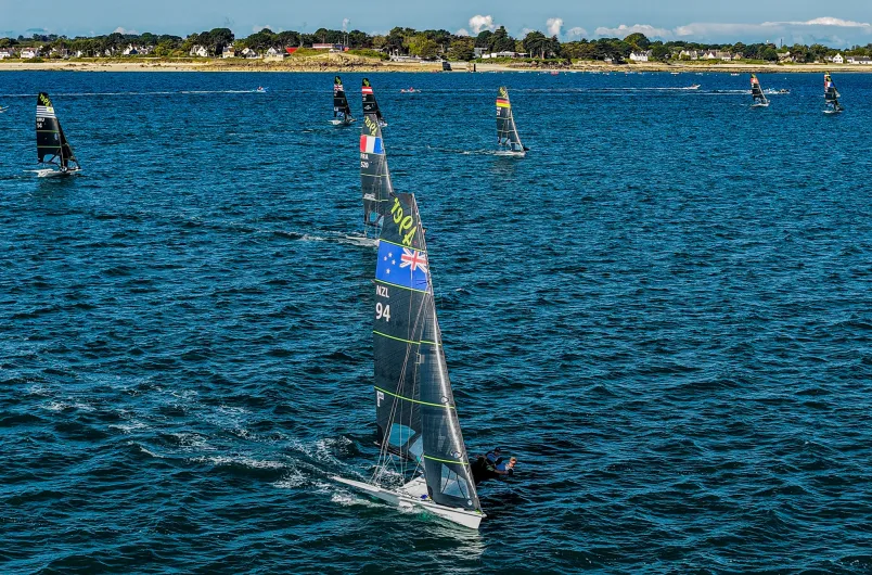 2026 49er, 49erFX and Nacra 17 World Championships, Day 4: New Zealand's Seb Menzies and George Lee Rush seize overall lead in men's skiff in Quiberon