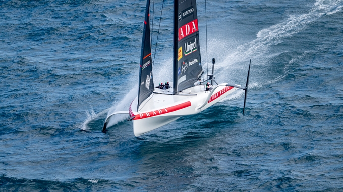 Women & Youth Reign Supreme In Stunning Sardinian Conditions