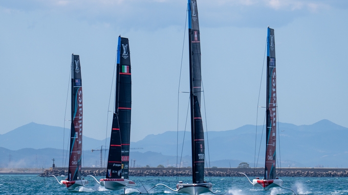 Women & Youth Reign Supreme In Stunning Sardinian Conditions