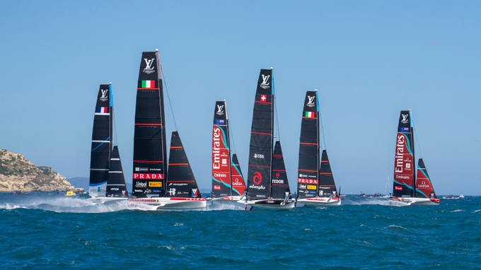 Women & Youth Reign Supreme In Stunning Sardinian Conditions