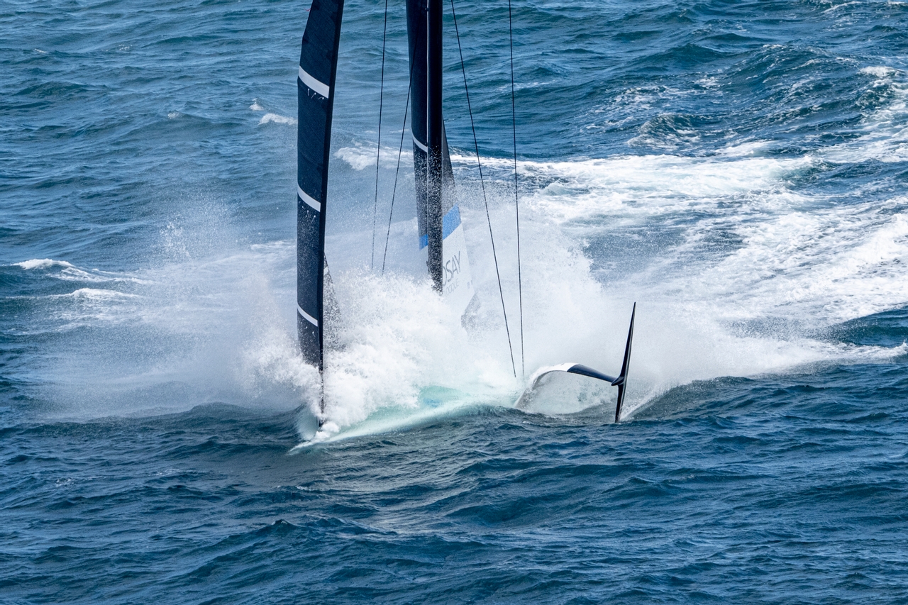 Women & Youth Reign Supreme In Stunning Sardinian Conditions