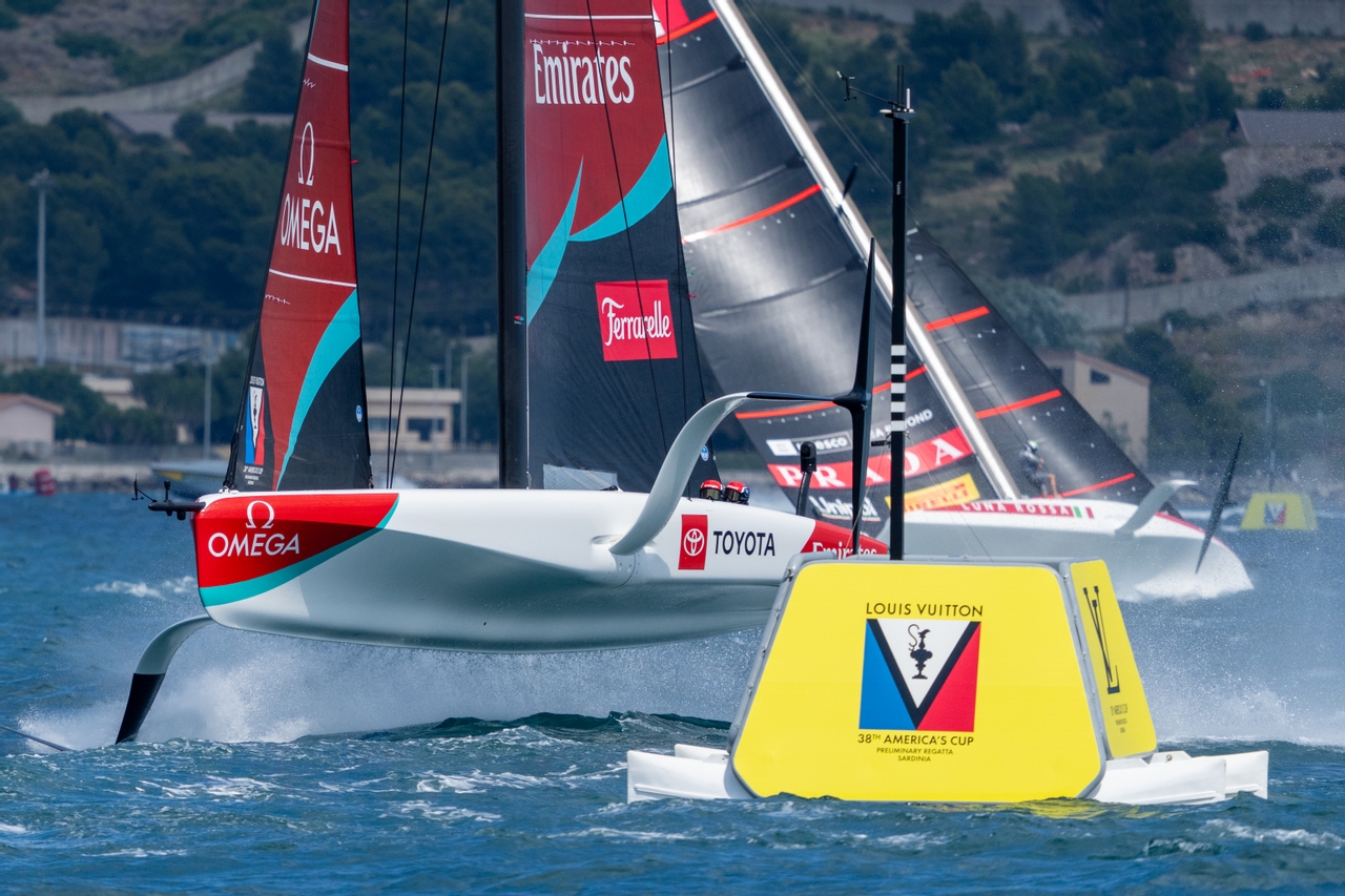Women & Youth Reign Supreme In Stunning Sardinian Conditions