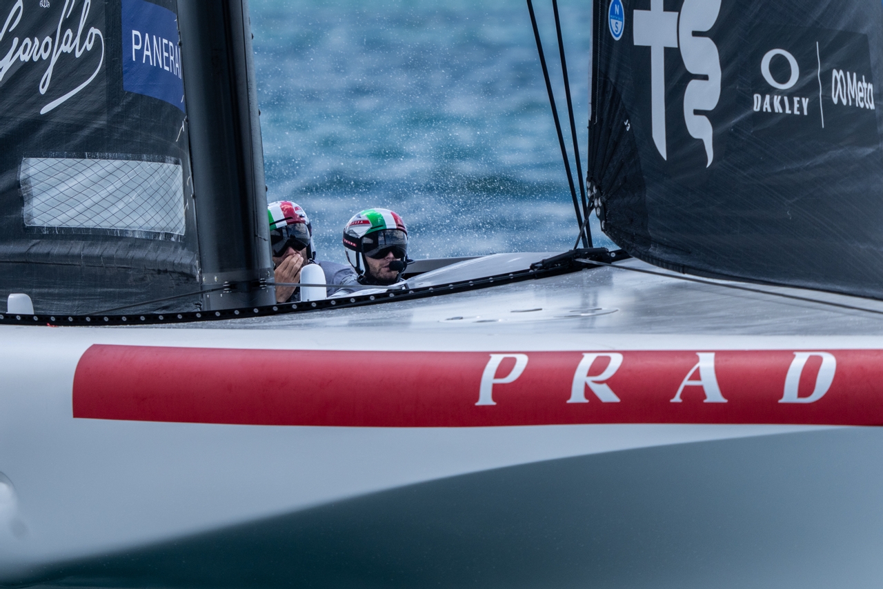 Women & Youth Reign Supreme In Stunning Sardinian Conditions