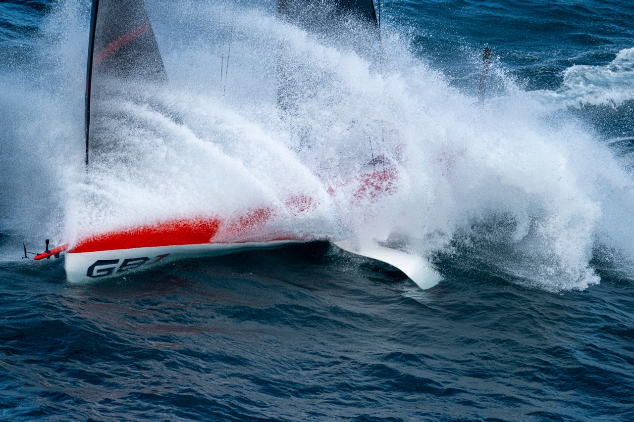 Women & Youth Reign Supreme In Stunning Sardinian Conditions