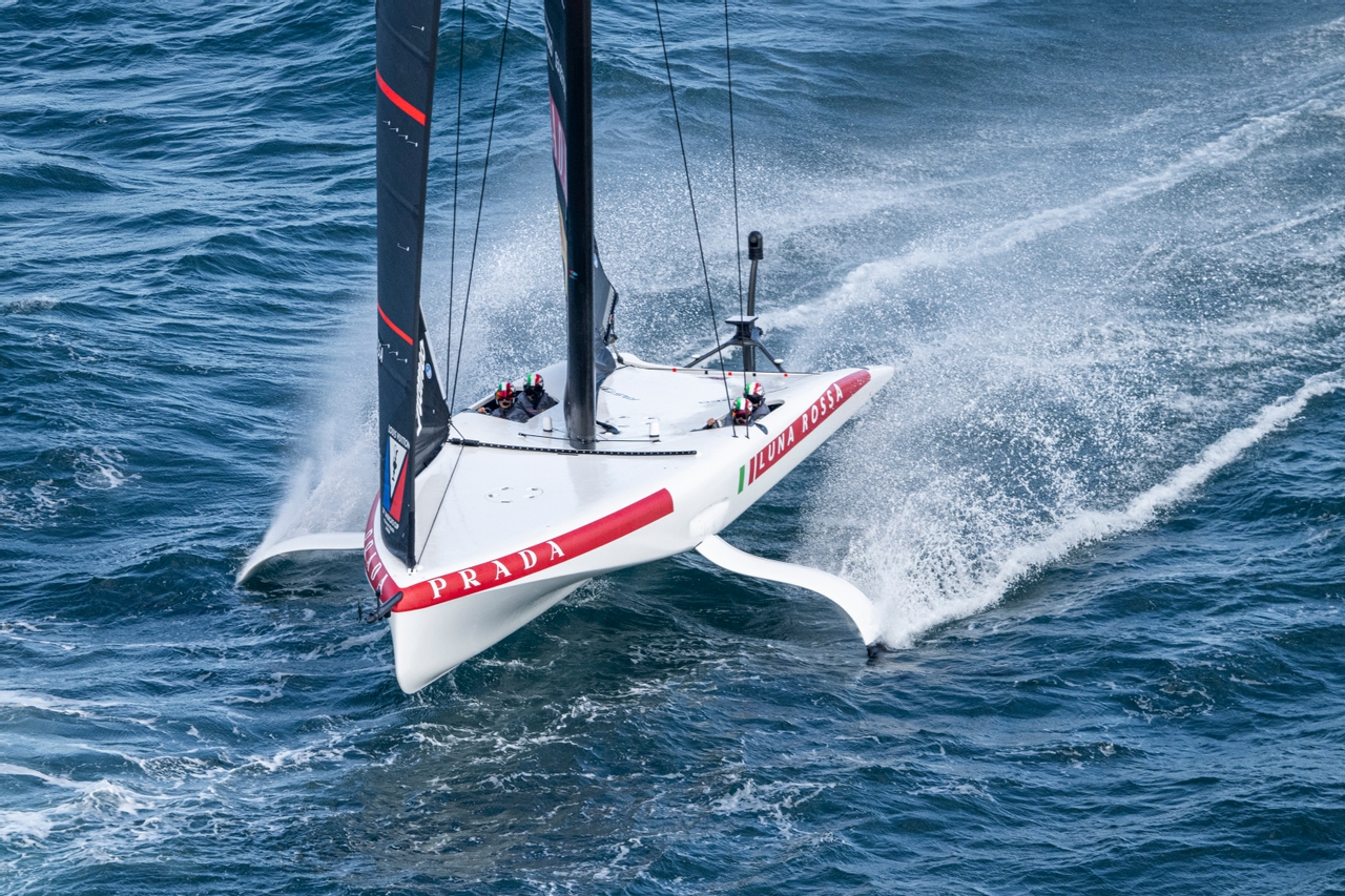 Women & Youth Reign Supreme In Stunning Sardinian Conditions