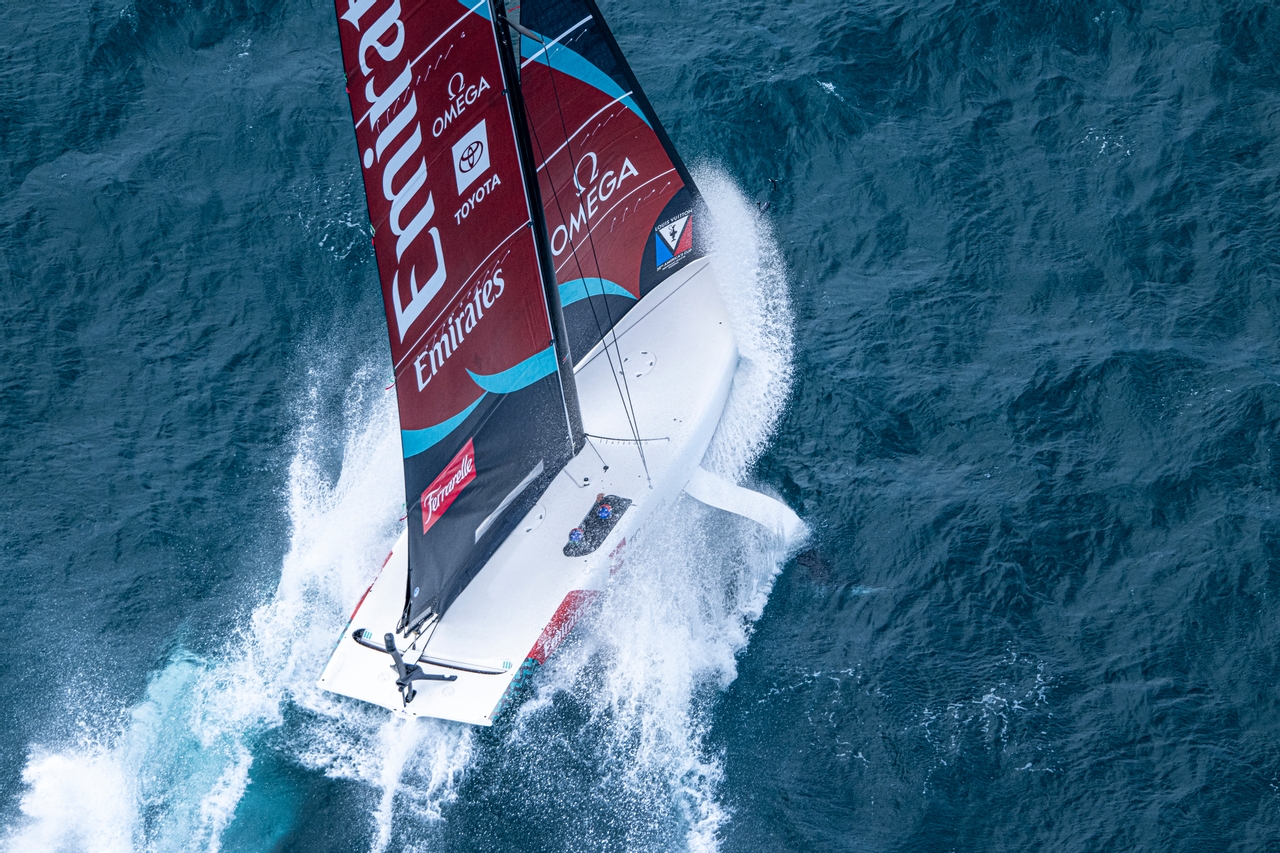 Women & Youth Reign Supreme In Stunning Sardinian Conditions