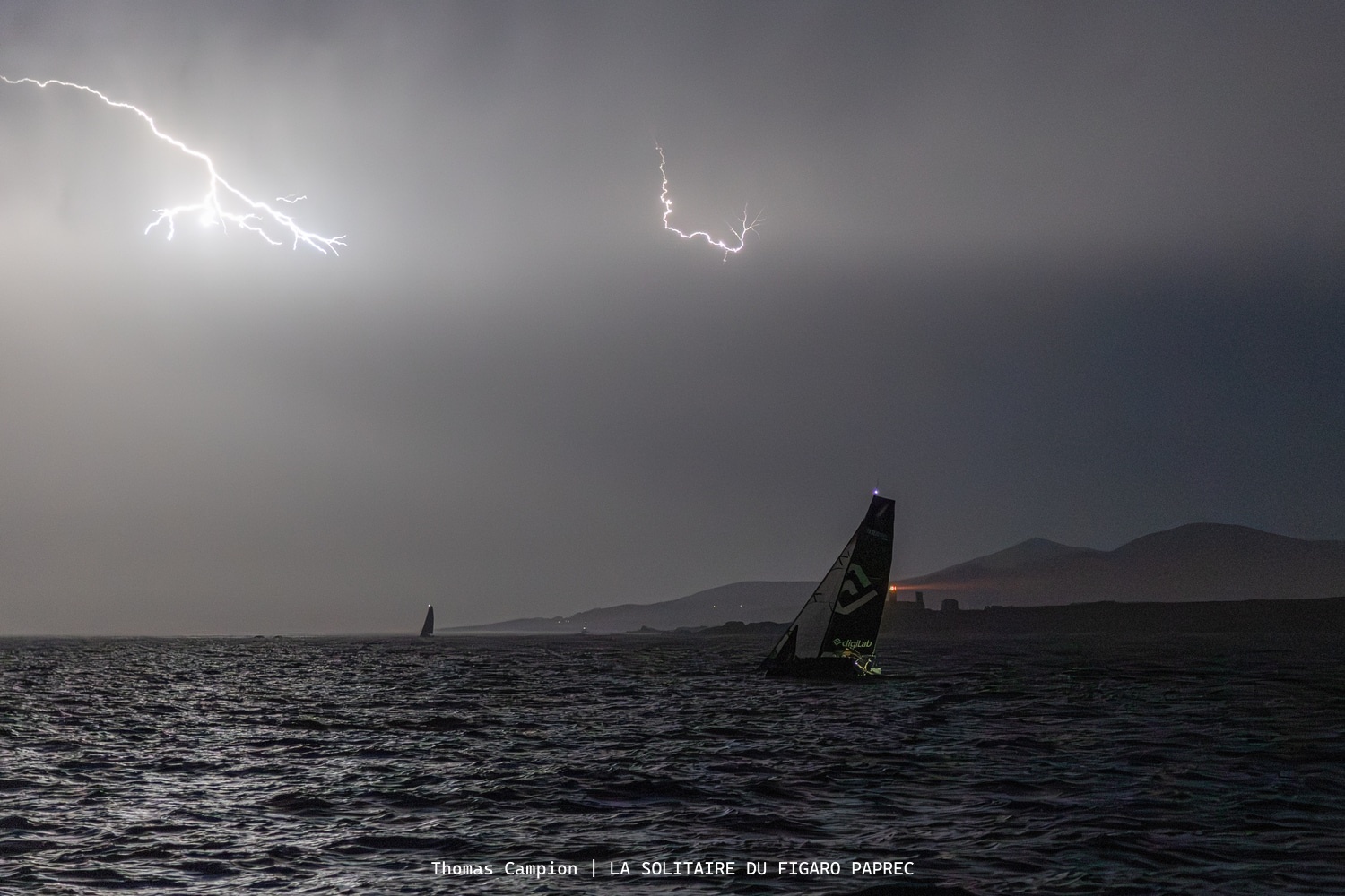 Wild night at sea! Dramatic conditions off Vigo