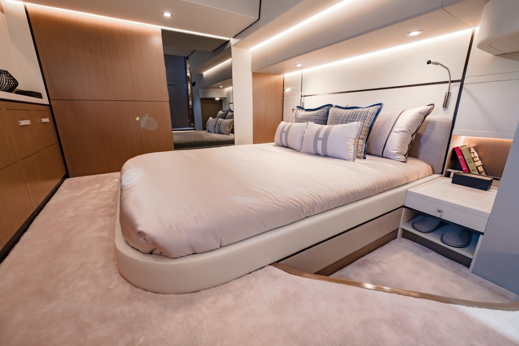 Whitehaven Harbour 52 // Whitehaven Motor Yachts
