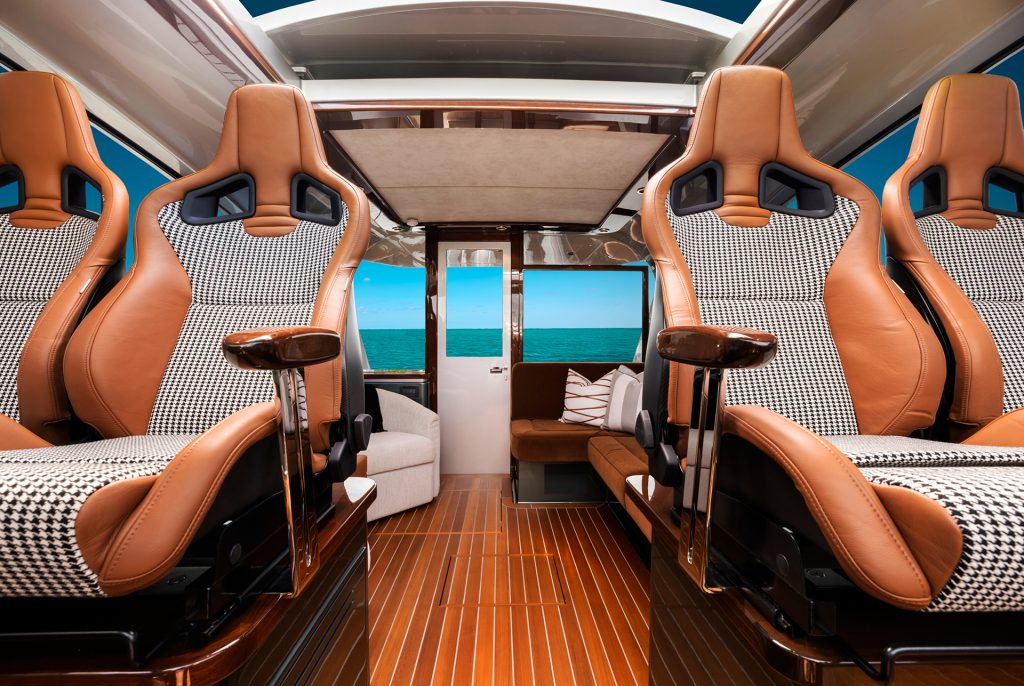 PB GT50 RS // Photo credit: Palm Beach Motor Yachts