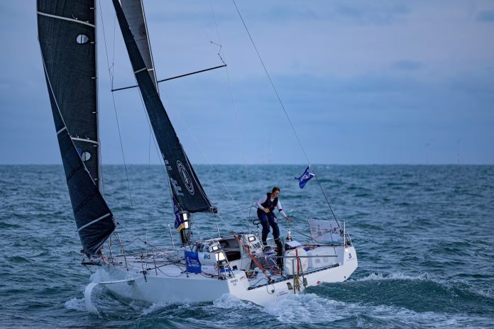 breaking-erica-lush-abandons-hope-after-mainsail-damage Breaking: Erica Lush abandons Hope after mainsail damage