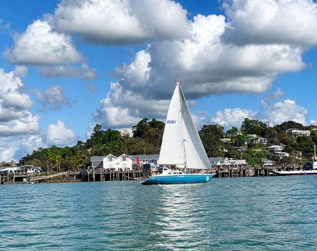 A laid-back start for Smoko, here just after the start in Opua. // Photo credit: Kirsten Thomas